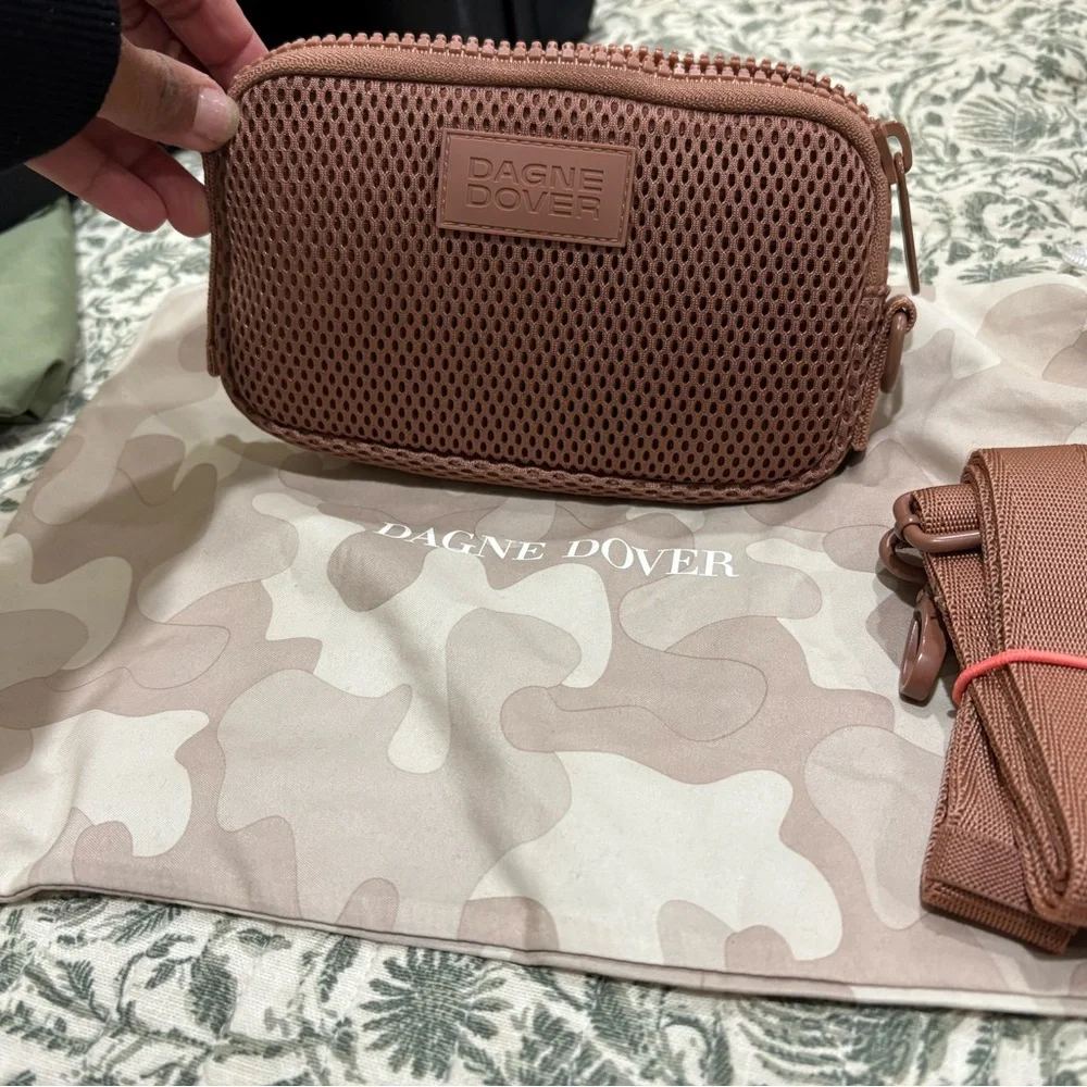 NWOT Dagne Dover Brown Mesh Mini Crossbody bag - Picture 3 of 5